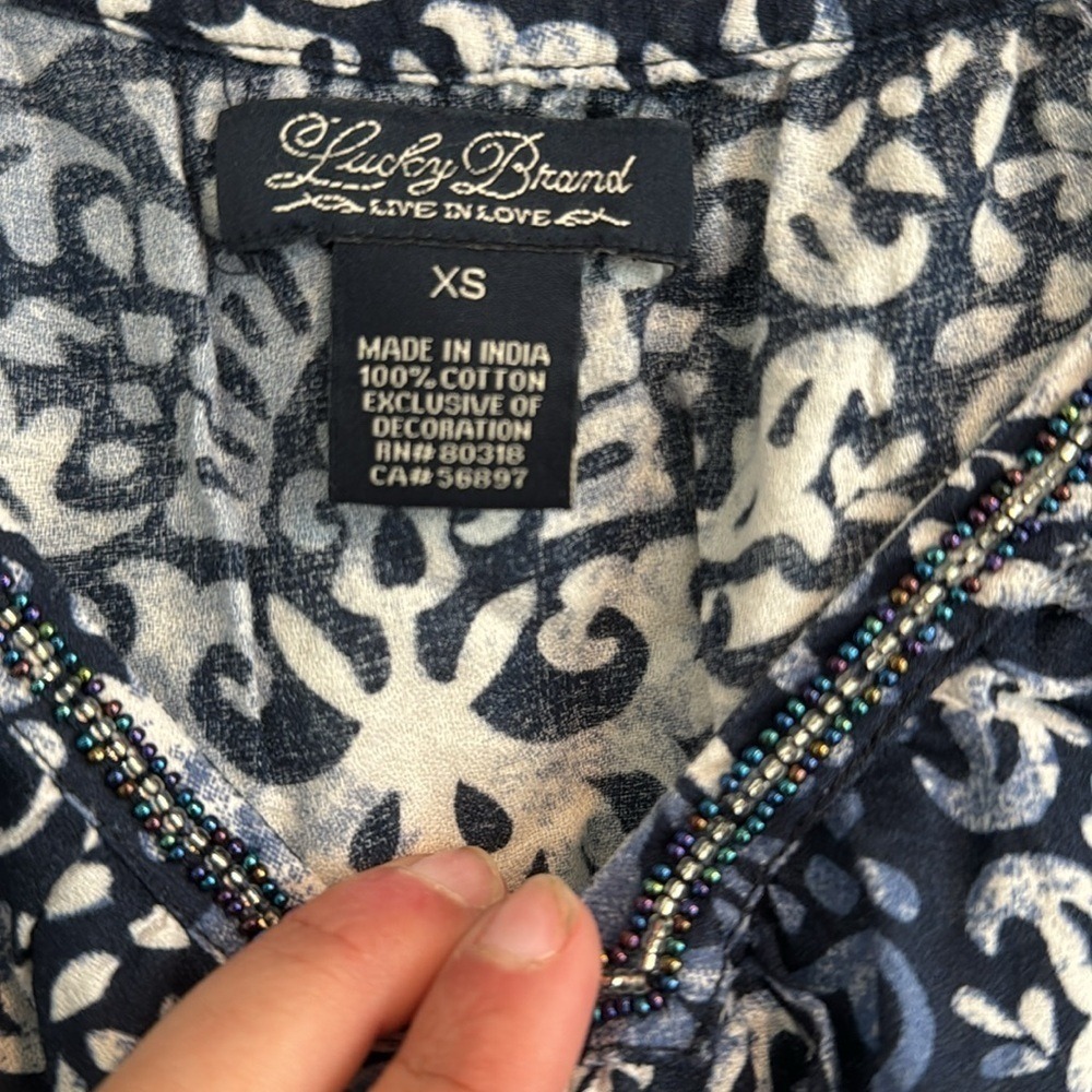 Lucky Brand Navy White Paisley Beaded Neckline Cotton Blouse XS Short Sleeve - Picture 2 of 16